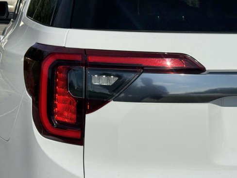 Used 2022 GMC Acadia AT4 w/ Technology Package image 7