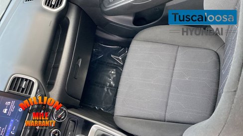 Used 2022 Hyundai Venue SE image 29