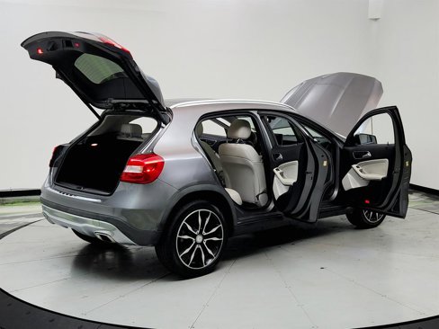 Used 2017 Mercedes-Benz GLA 250 image 11