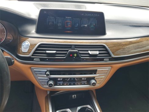 Used 2016 BMW 740i image 23