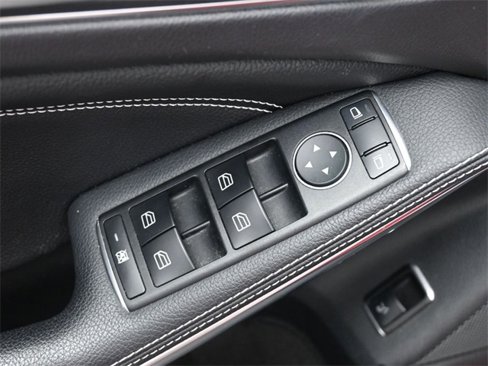 Used 2019 Mercedes-Benz GLA 250 image 13