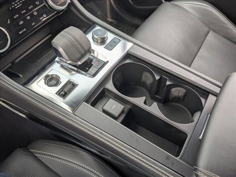 Used 2024 Jaguar F-PACE R-Dynamic S image 15