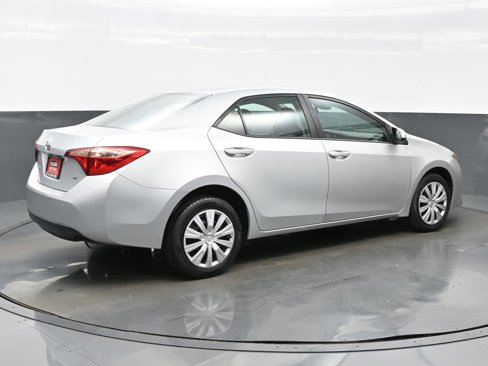 Used 2019 Toyota Corolla LE image 6