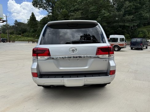 Used 2017 Toyota Land Cruiser image 6