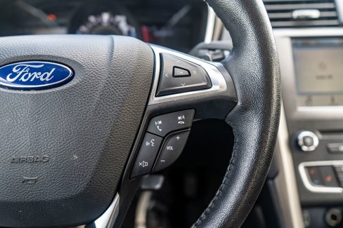 Used 2017 Ford Fusion SE w/ Fusion SE Technology Package image 21