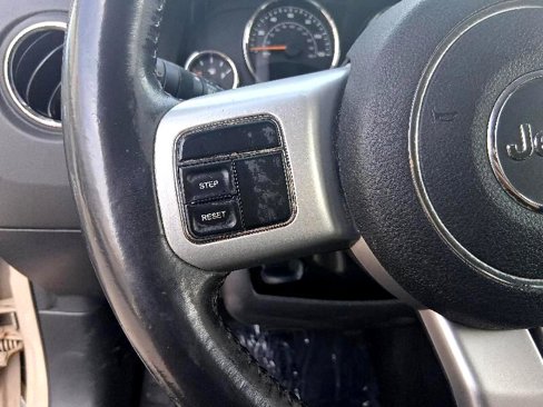 Used 2016 Jeep Compass Latitude image 37