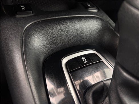 Used 2020 Toyota Corolla LE image 14