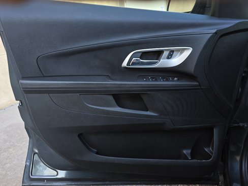 Used 2017 Chevrolet Equinox LS image 22