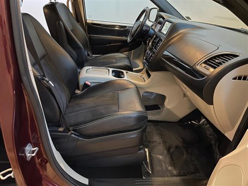 Used 2019 Dodge Grand Caravan SXT image 52