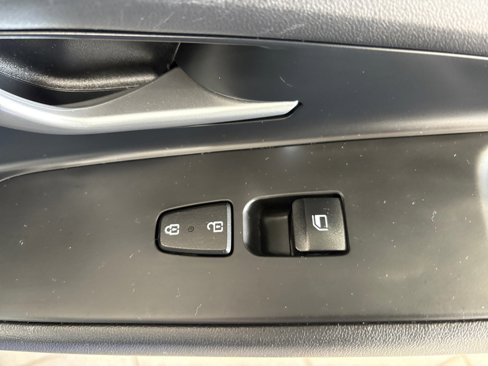 Used 2021 Hyundai Elantra SEL w/ Cargo Package image 32