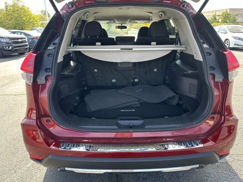 Used 2018 Nissan Rogue SV w/ Premium Package image 30