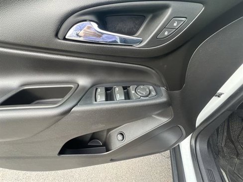 Used 2019 Chevrolet Equinox LT w/ Sun & Navigation Package image 24