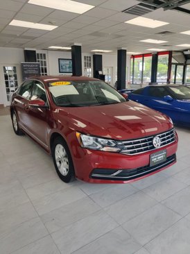 Used 2017 Volkswagen Passat 1.8T S image 3