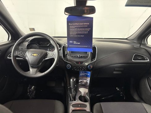 Used 2017 Chevrolet Cruze LT w/ Convenience Package image 26