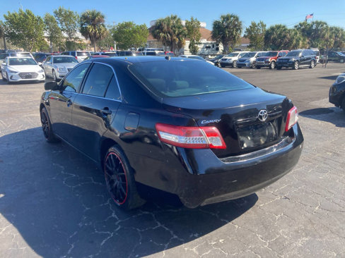 Used 2011 Toyota Camry LE image 5
