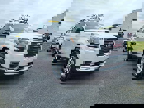 Used 2016 GMC Acadia SLE image 2