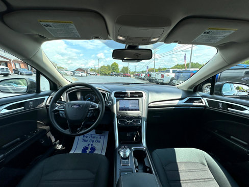 Used 2020 Ford Fusion SE image 10