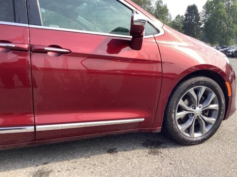 Used 2020 Chrysler Pacifica Limited w/ Tire & Wheel Group image 6