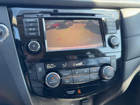 Used 2018 Nissan Rogue SV image 20