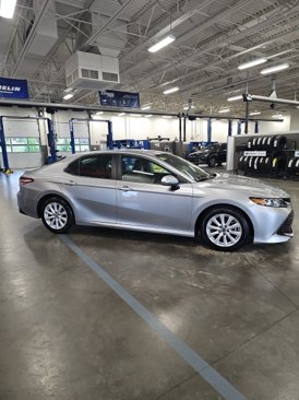 Used 2019 Toyota Camry L image 5