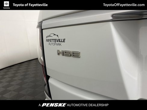 Used 2018 Land Rover Range Rover HSE image 4