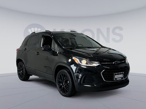 Used 2022 Chevrolet Trax LT w/ Midnight Edition image 18