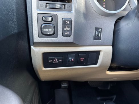 Used 2012 Toyota Tundra 4x4 CrewMax image 32
