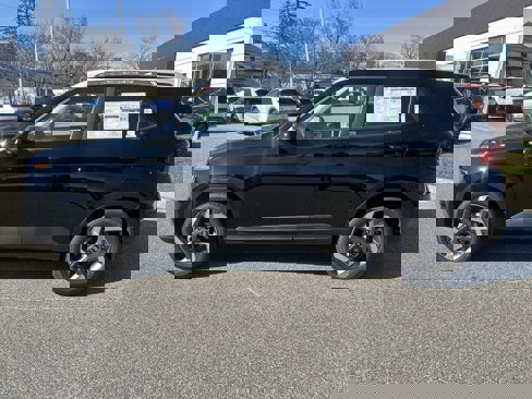 New 2025 Hyundai Venue SEL image 8