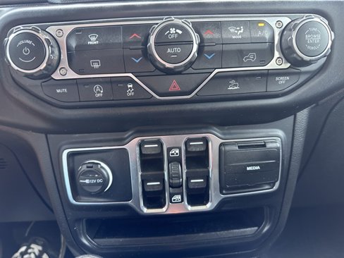 Certified 2023 Jeep Gladiator Sport image 22