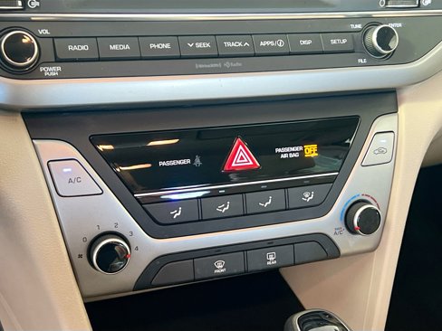 Used 2018 Hyundai Elantra SEL image 25