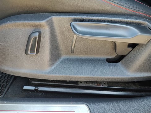 Used 2019 Volkswagen GTI SE w/ SE Experience Package image 30