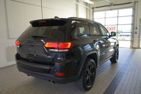 Used 2019 Jeep Grand Cherokee Laredo image 13