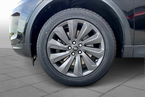 Used 2020 Land Rover Discovery Sport SE image 10
