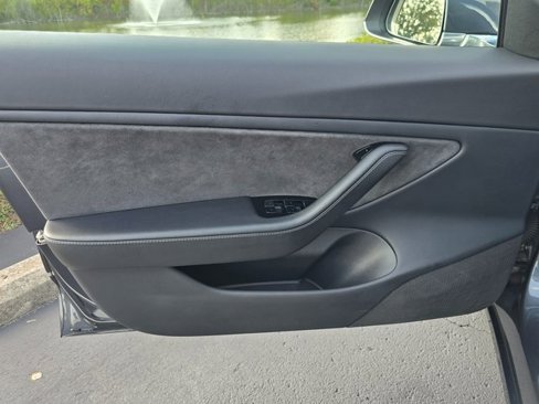 Used 2018 Tesla Model 3 Long Range image 42