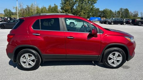 Used 2019 Chevrolet Trax LT w/ LT Convenience Package image 2