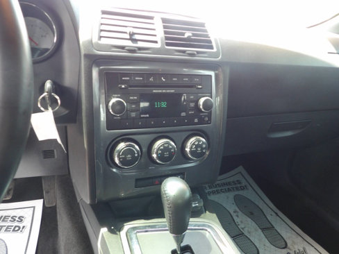Used 2013 Dodge Challenger SXT image 7