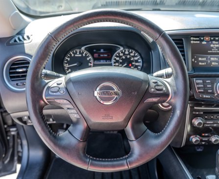 Used 2019 Nissan Pathfinder SL image 15