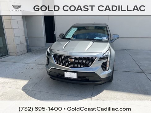 Certified 2023 Cadillac XT4 Luxury w/ Cold Weather Package image 5