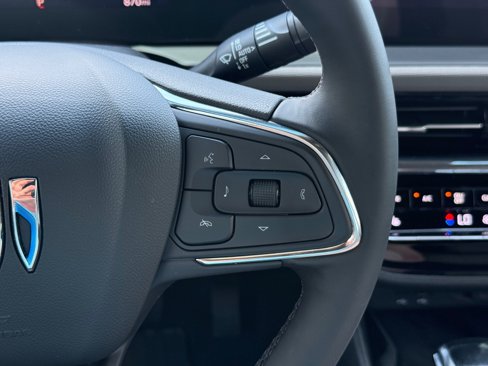 Certified 2025 Buick Envista Avenir image 17