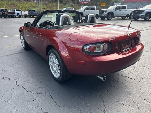 Used 2008 MAZDA MX-5 Miata Sport w/ Convenience Pkg image 4