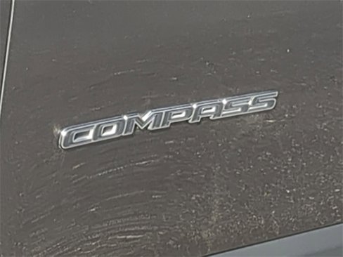Used 2019 Jeep Compass Limited image 12