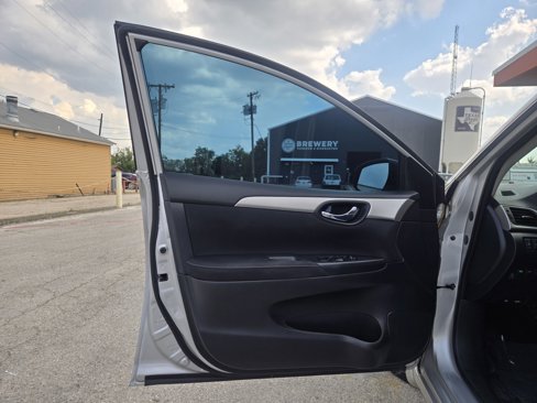 Used 2016 Nissan Sentra S image 4