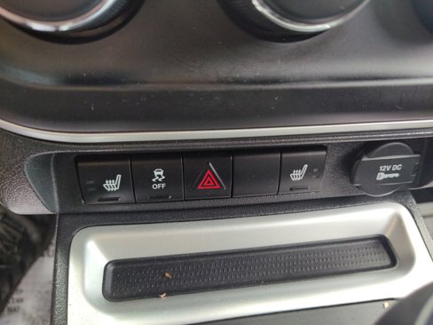 Used 2015 Jeep Compass High Altitude image 24