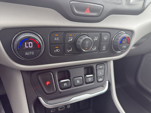 Used 2018 GMC Terrain SLE w/ Driver Convenience Package image 17