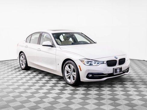 Used 2017 BMW 330e image 7