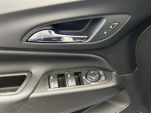 Used 2022 Chevrolet Equinox LT w/ Driver Convenience Package image 13