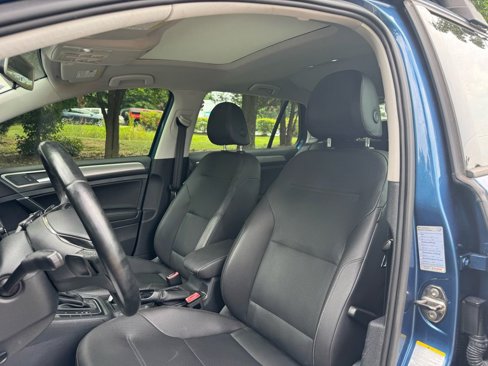 Used 2015 Volkswagen Golf SE image 19