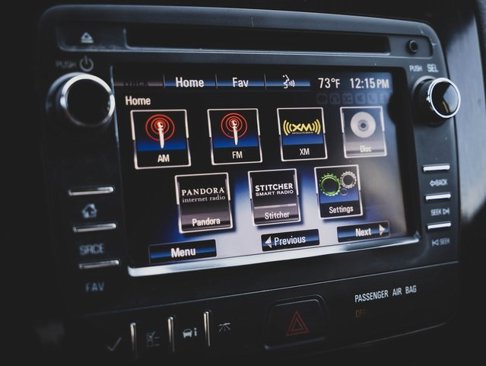 Used 2017 Chevrolet Traverse LT w/ Style and Technology Package image 12