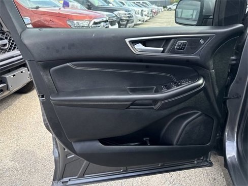 Used 2022 Ford Edge Titanium image 23