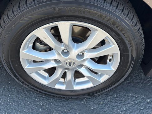 Used 2014 Nissan Altima 2.5 S w/ Sport Value Package image 11